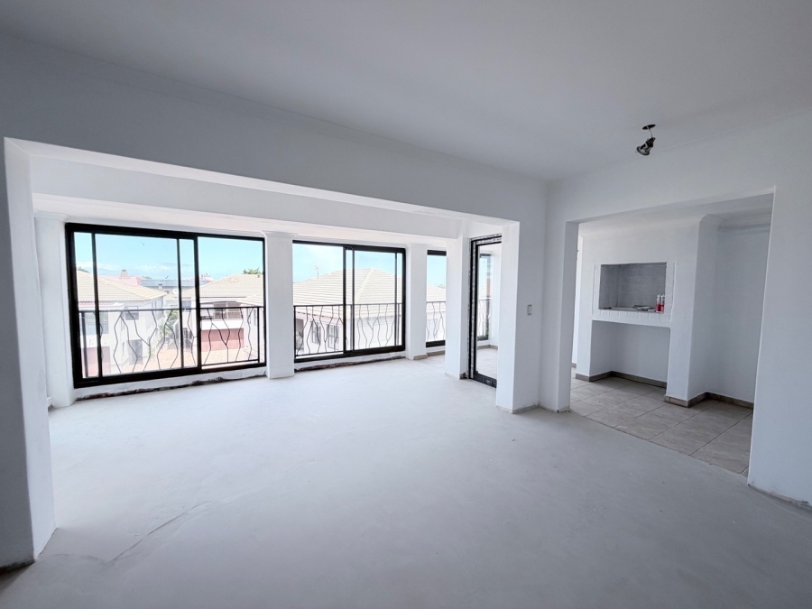 3 Bedroom Property for Sale in Bloubergstrand Western Cape